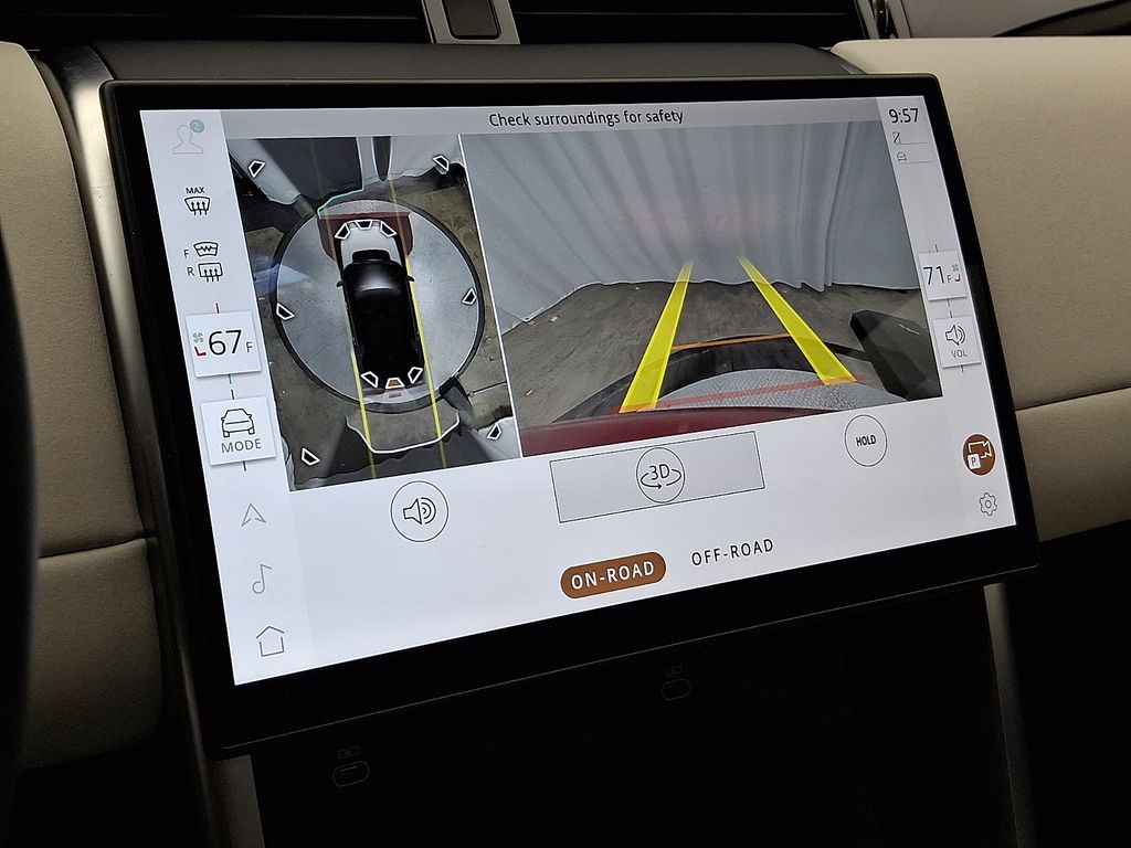 Thumbnail: 2025 Land Rover Discovery Sport - 20