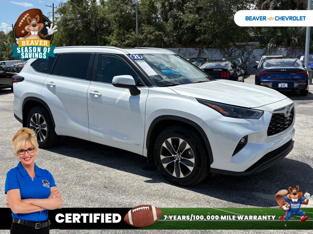 Used 2025 Toyota Highlander Hybrid SUV