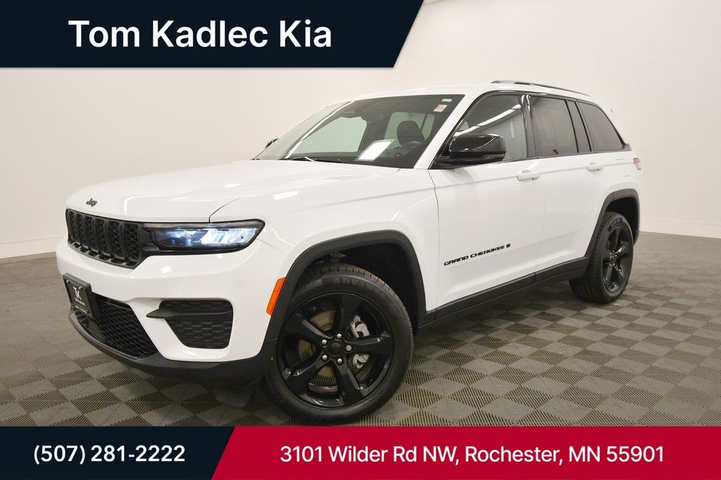 2022 Jeep Grand Cherokee Altitude 4WD