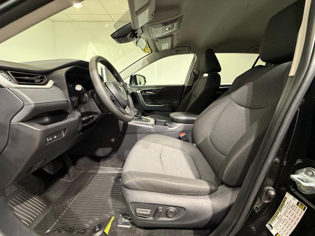 Thumbnail: 2025 Toyota RAV4 - 13