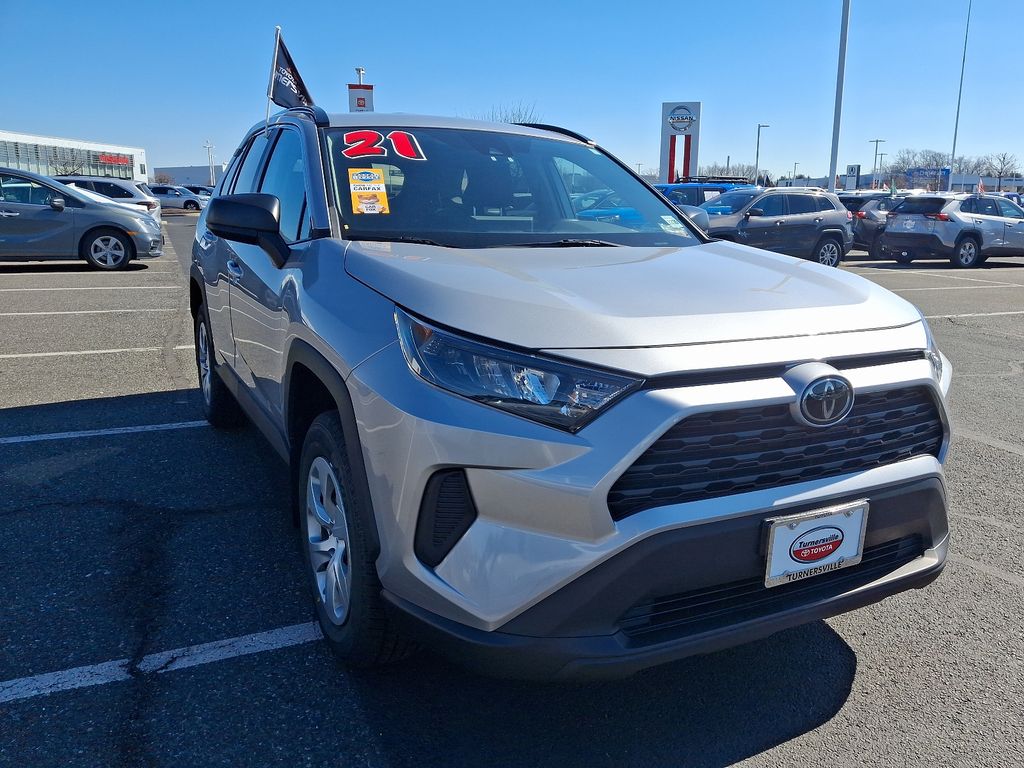 2021 Toyota RAV4 LE 3