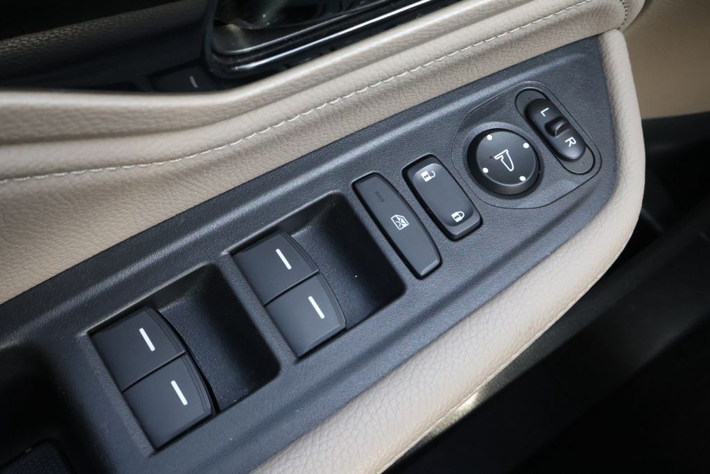 Thumbnail: 2022 Honda Odyssey - 32