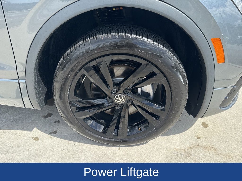 2023 Volkswagen Tiguan SE R-Line Black