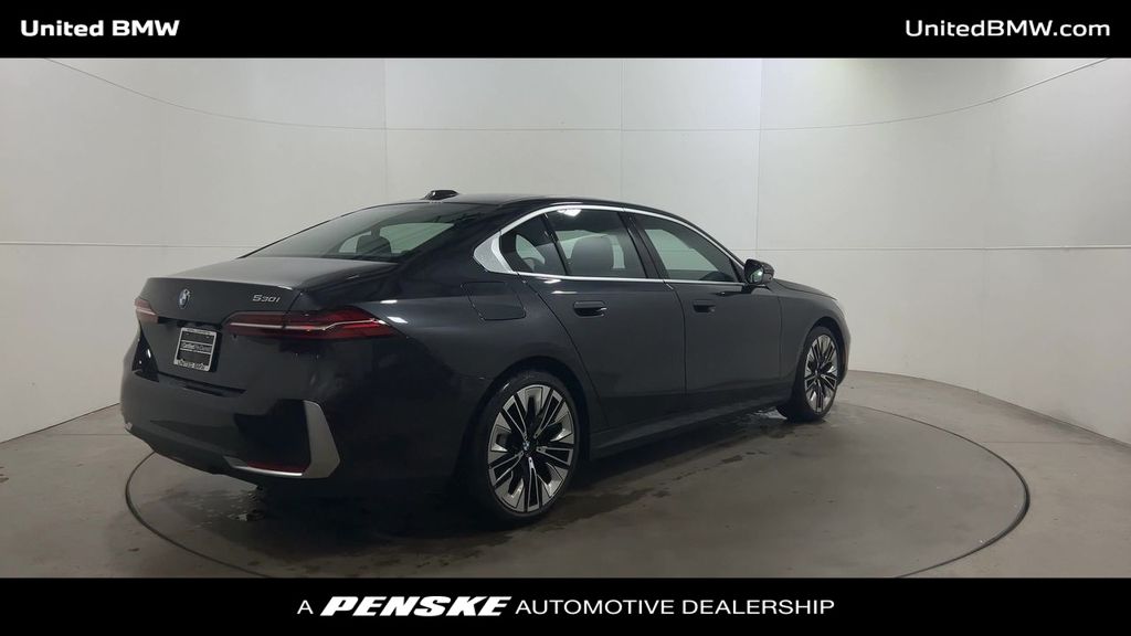 Thumbnail: 2024 BMW 5 Series - 8