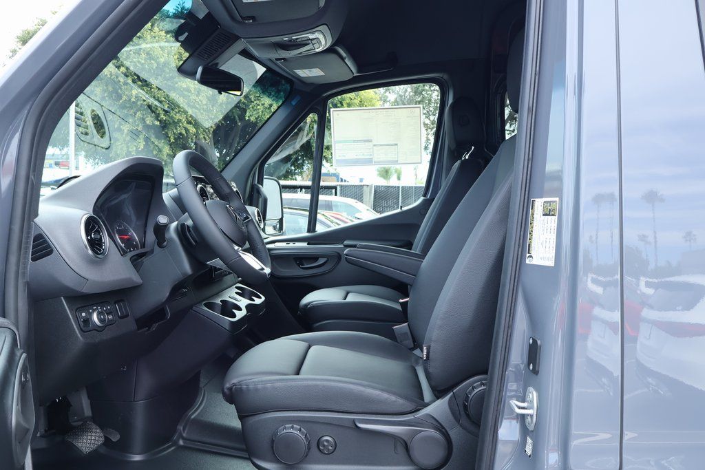 Thumbnail: 2026 Mercedes-Benz Sprinter - 6