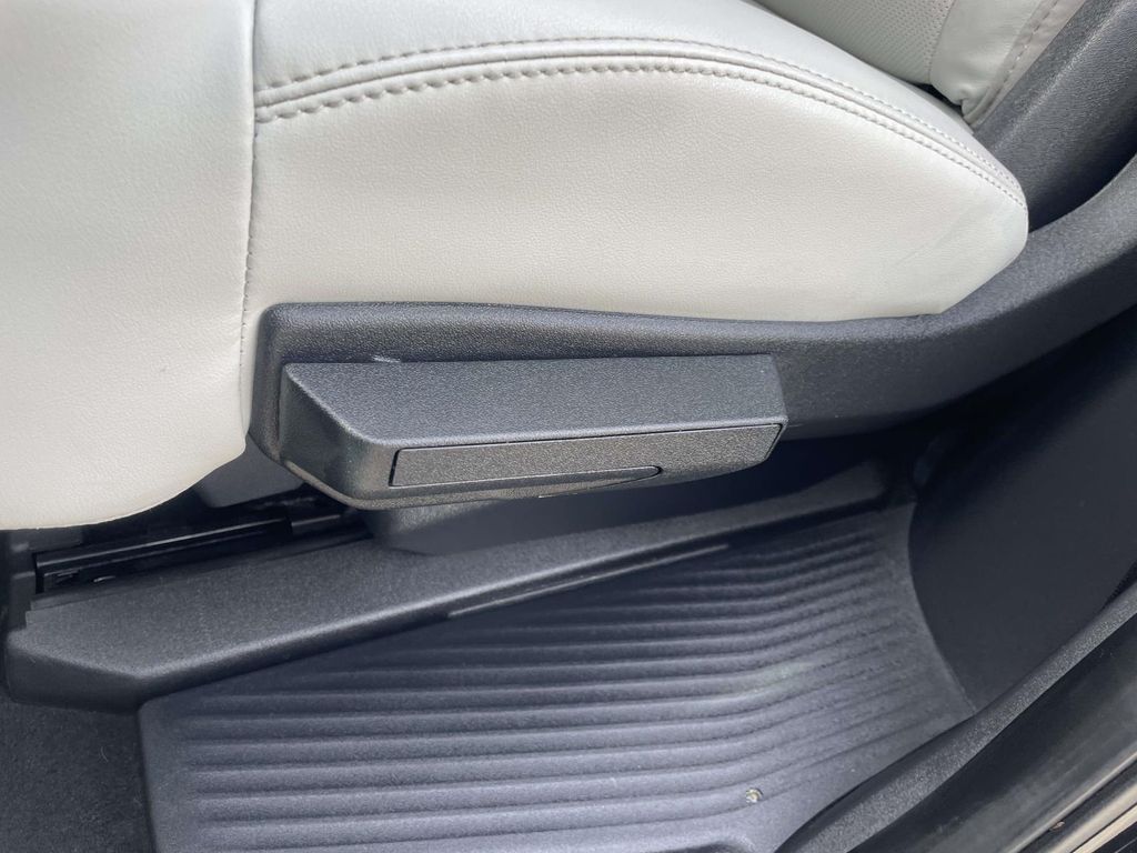 Used 2025 Ford Expedition Platinum 4D Sport Utility