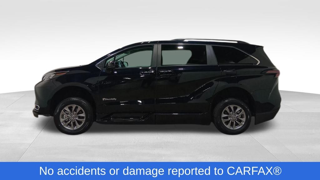 2024 Toyota Sienna XLE