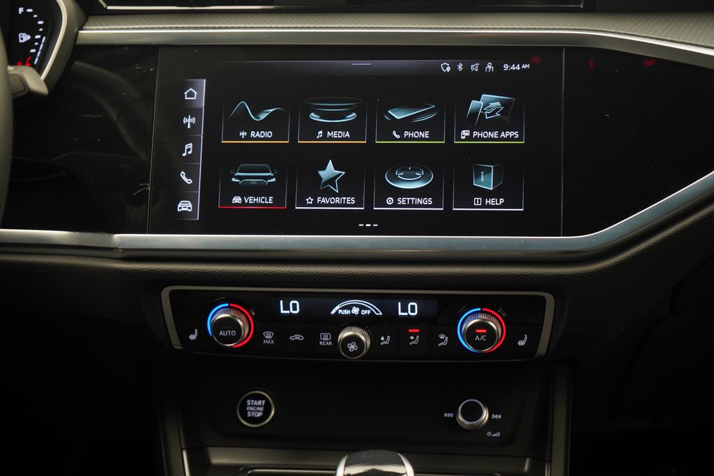 Thumbnail: 2024 Audi Q3 - 10