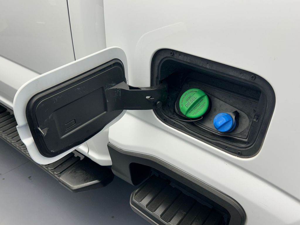 Used 2024 Oxford White Ford XLT image 15