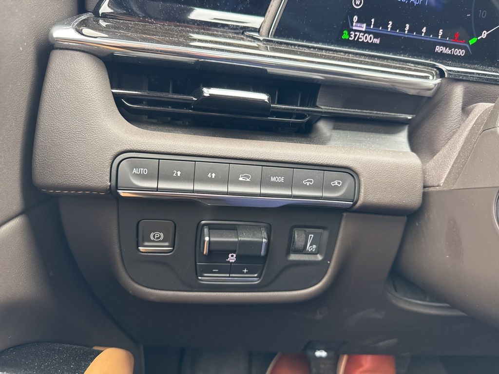 Used 2023 Black Cadillac Sport image 10