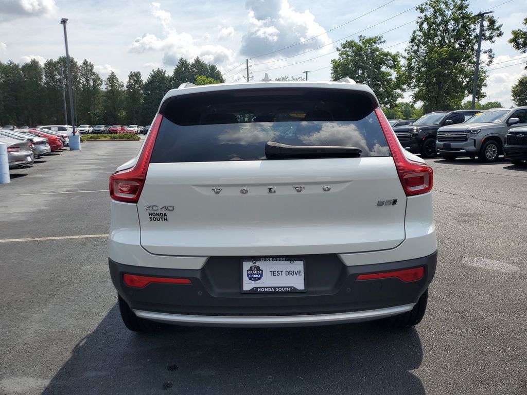 Used 2023 Volvo XC40 SUV