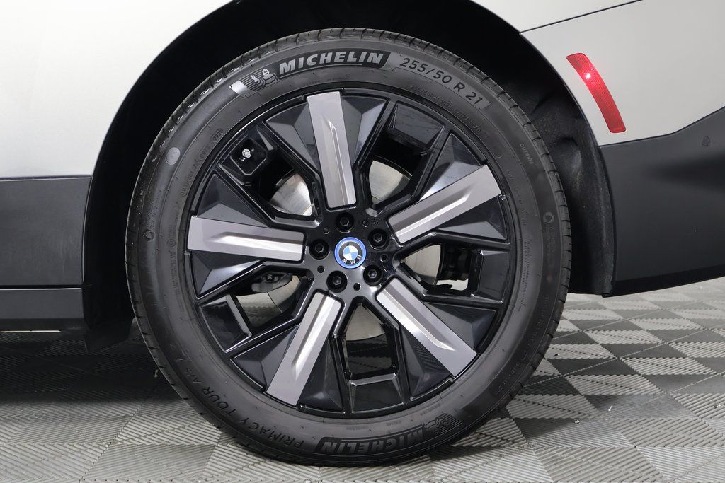 Thumbnail: 2025 BMW iX - 15