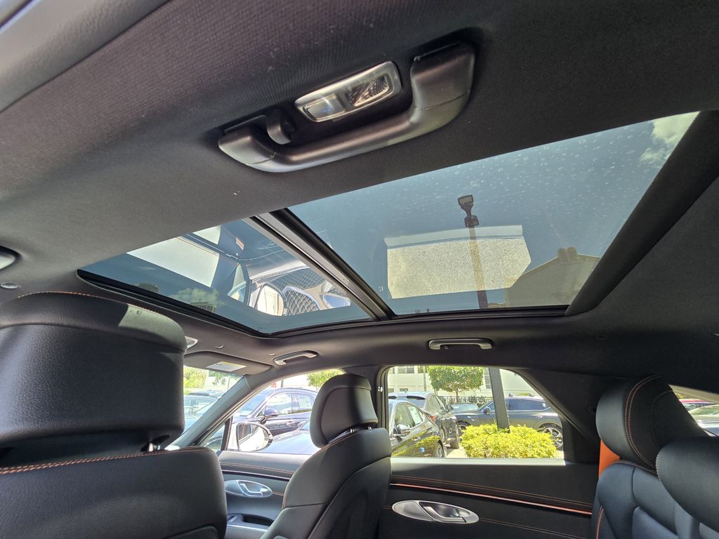 2026 GENESIS GV70 Sport Advanced - Photo 10
