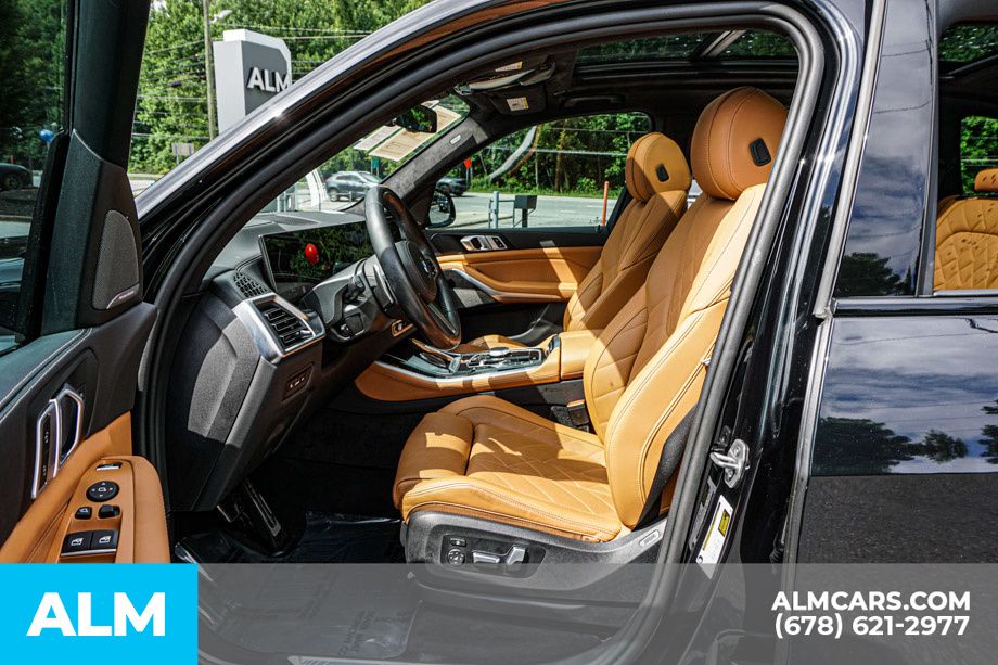 Used 2025 Black BMW sDrive40i image 21