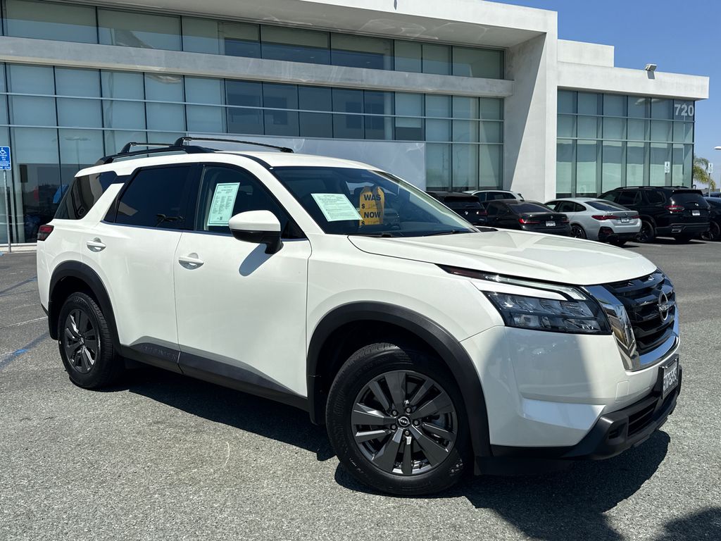 Pearl White Tricoat 2024 Nissan Pathfinder SUV / Crossover Front-Wheel Drive 9-Speed Automatic