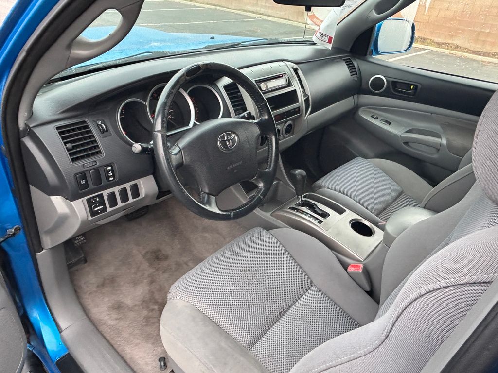 Thumbnail: 2006 Toyota Tacoma - 9