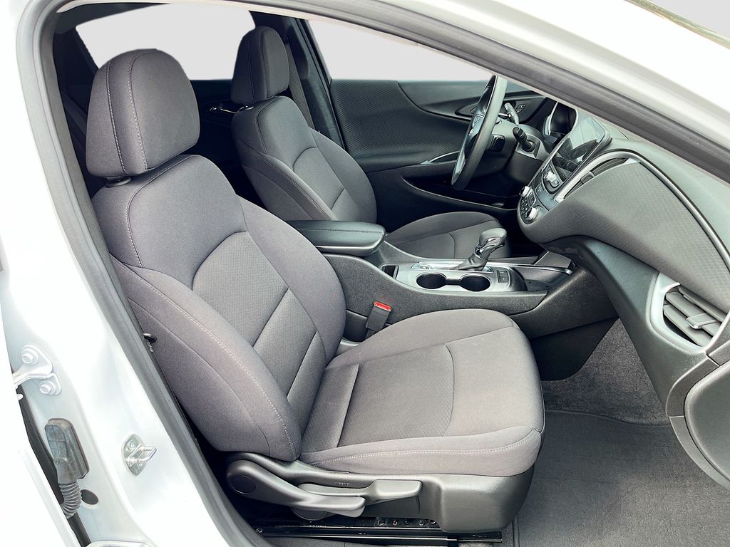 Used 2024 White Chevrolet LT image 28
