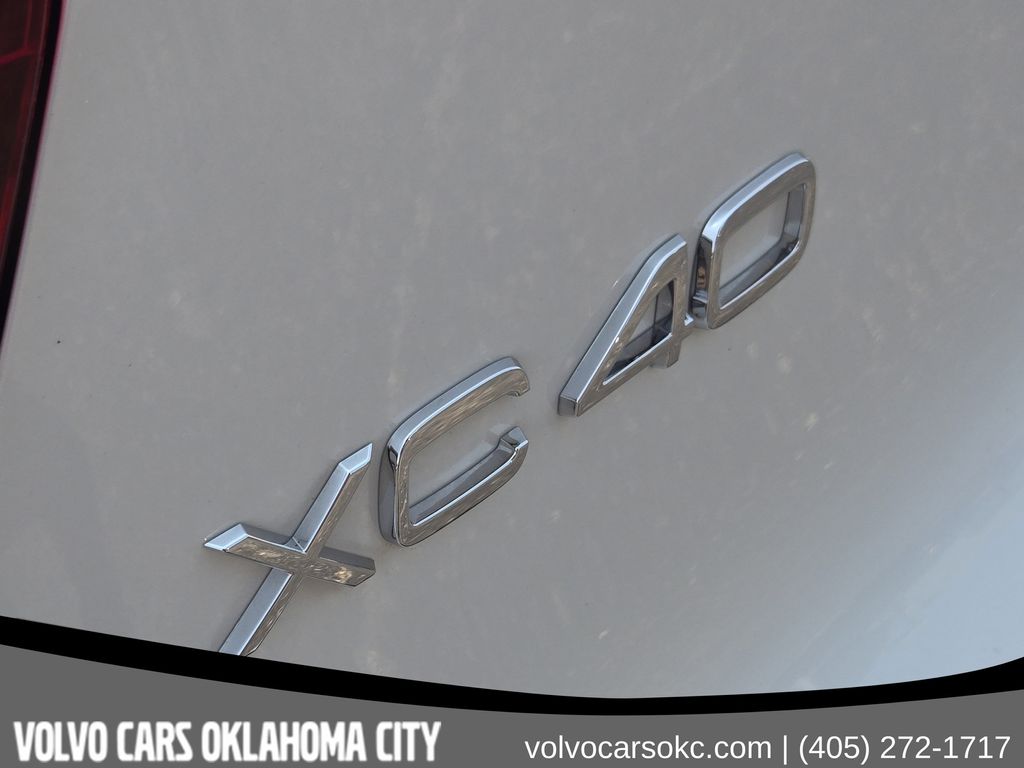 2026 Volvo XC40 Plus - Photo 12