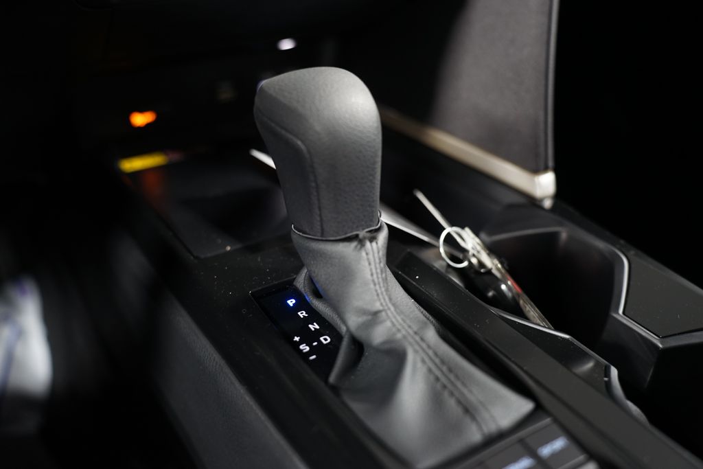 2025 Toyota Camry LE 21