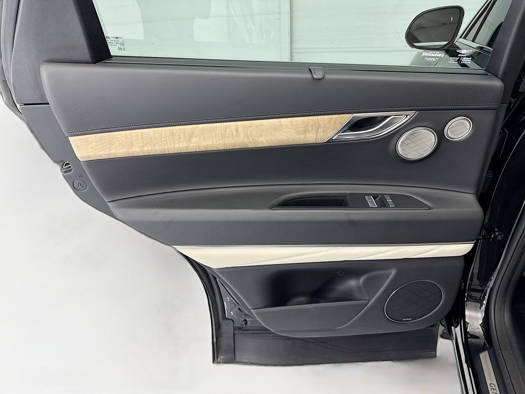 Thumbnail: 2023 Genesis GV80 - 25