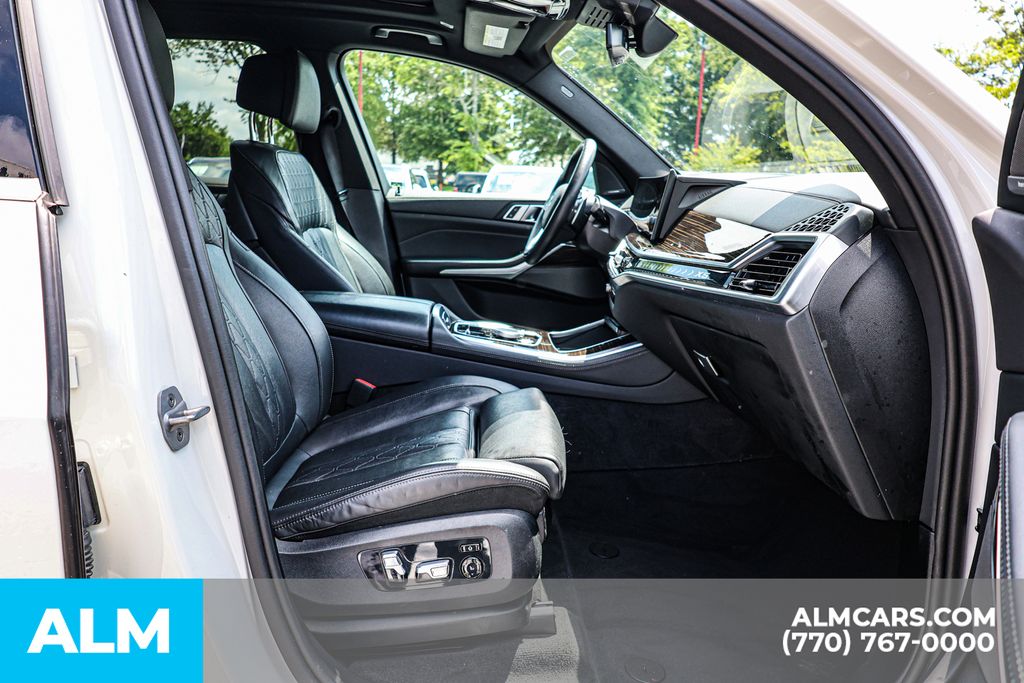 Used 2025 White BMW xDrive50e image 21