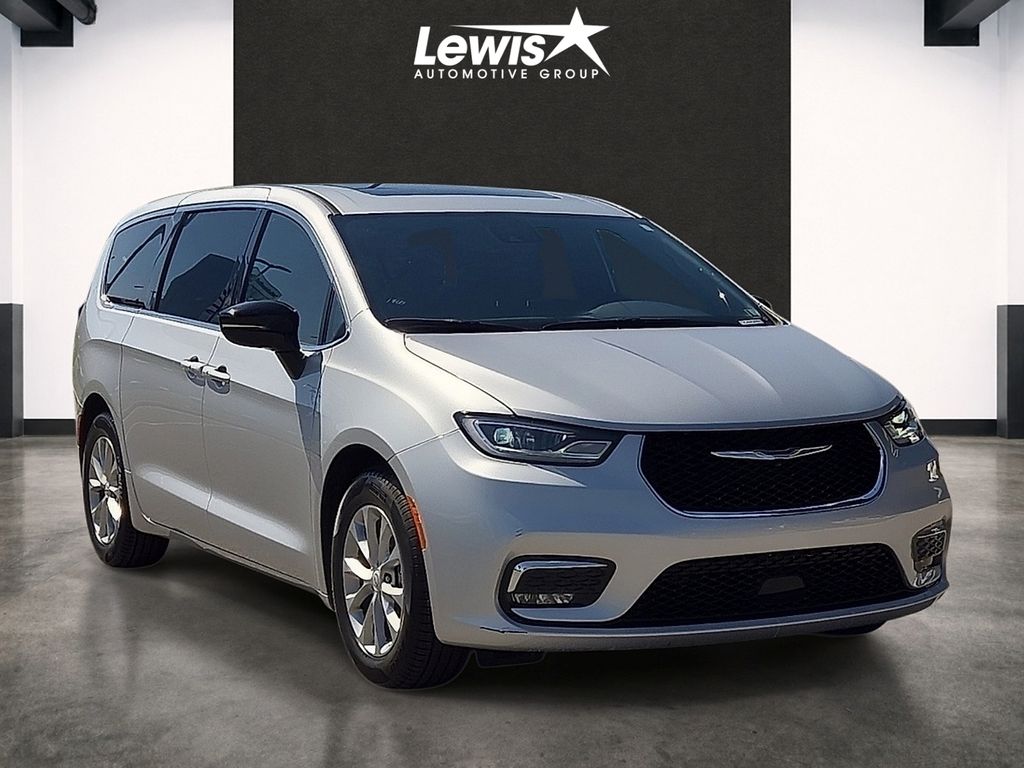 Used 2026 Chrysler Pacifica Limited For Sale in Farmington, AR