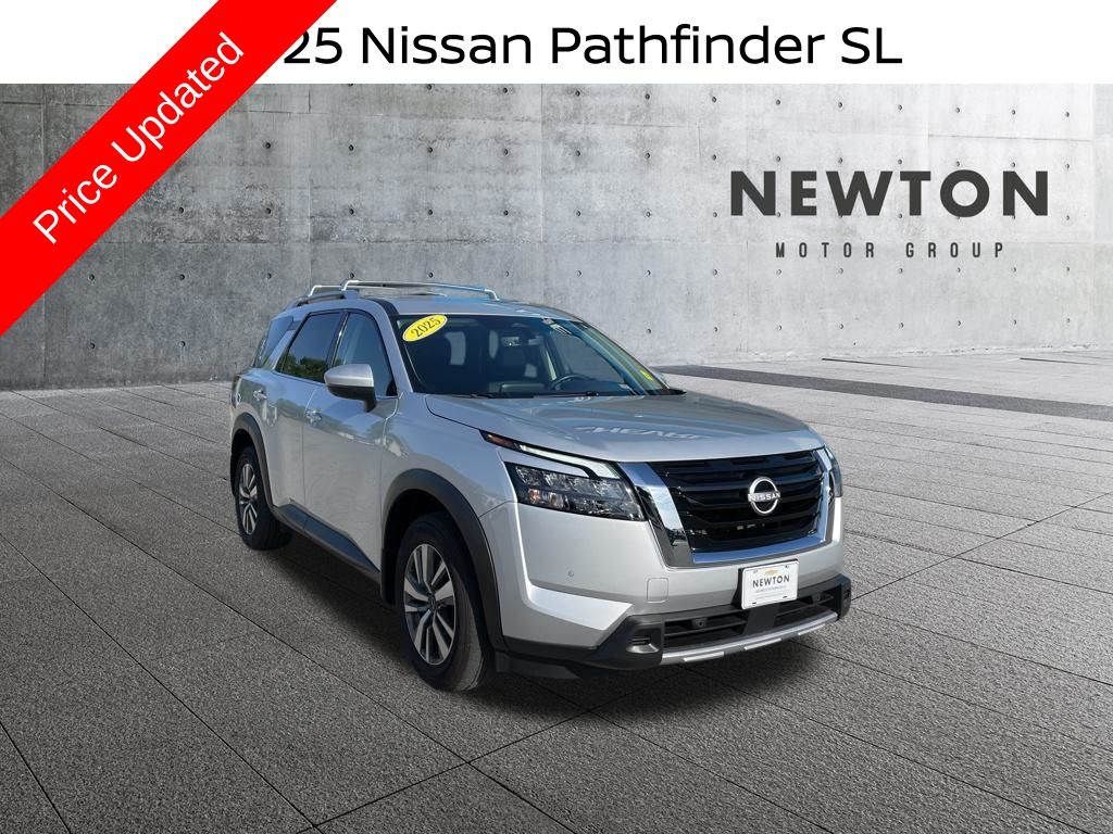 2025 Nissan Pathfinder SL 4WD