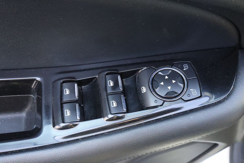 Thumbnail: 2015 Ford Edge - 14