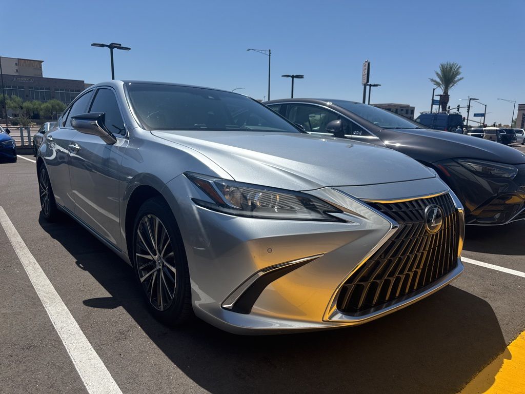 Thumbnail: 2023 Lexus ES - 3