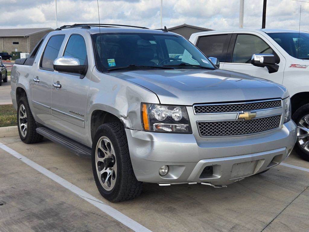Sheer Silver Metallic 2010 Chevrolet Avalanche Pickup Truck Four-Wheel Drive 6-Speed Automatic