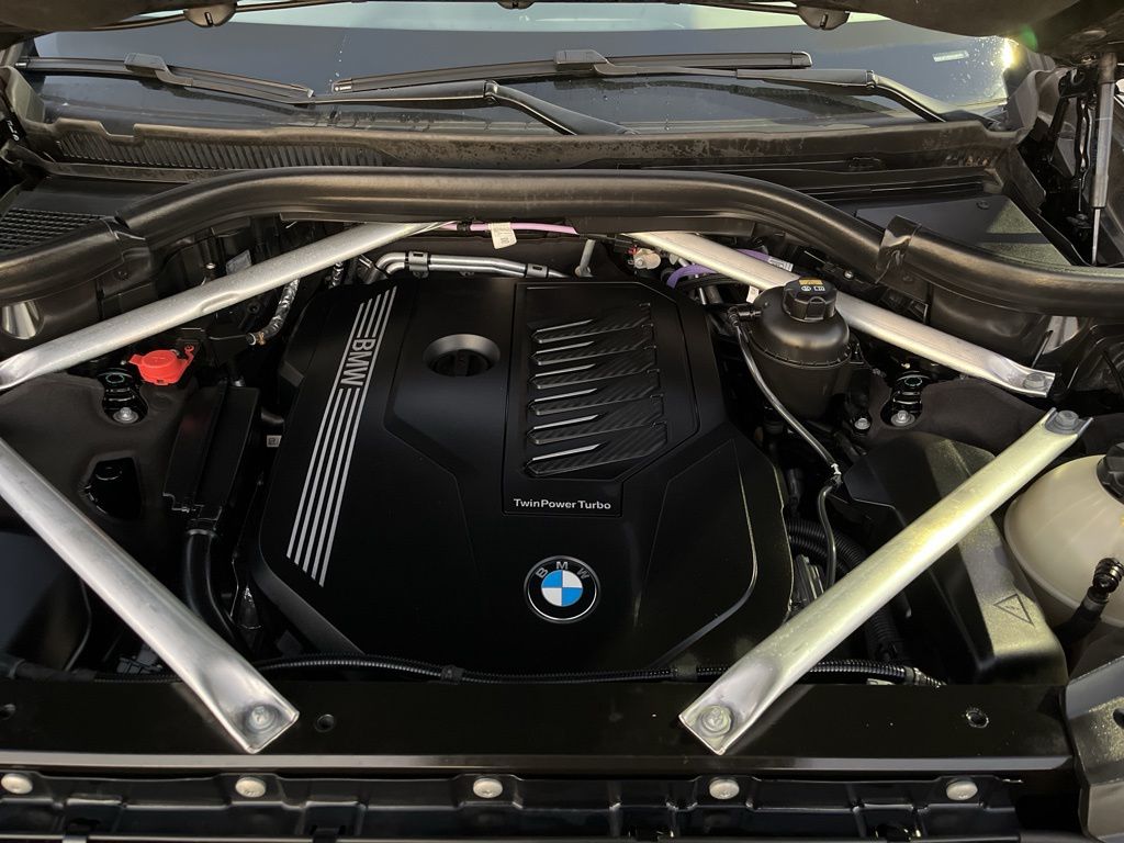 Thumbnail: 2022 BMW X7 - 14