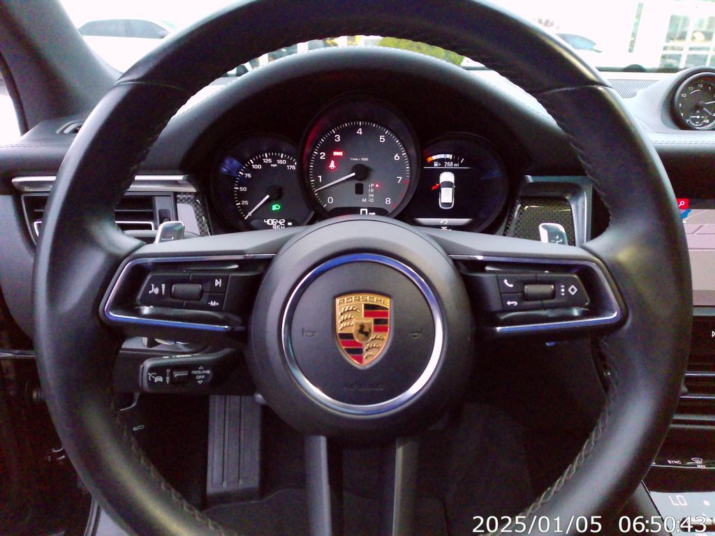 Thumbnail: 2023 Porsche Macan - 19