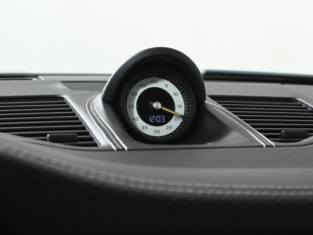 Thumbnail: 2023 Porsche 911 - 19