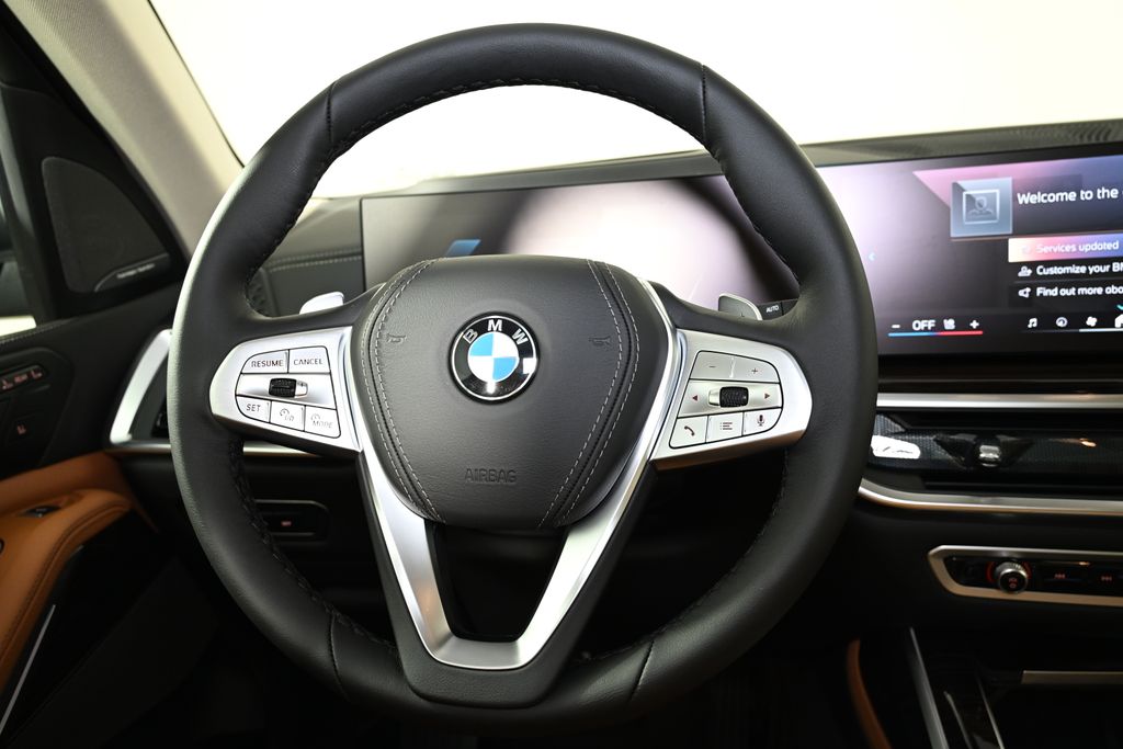 Thumbnail: 2026 BMW X7 - 17