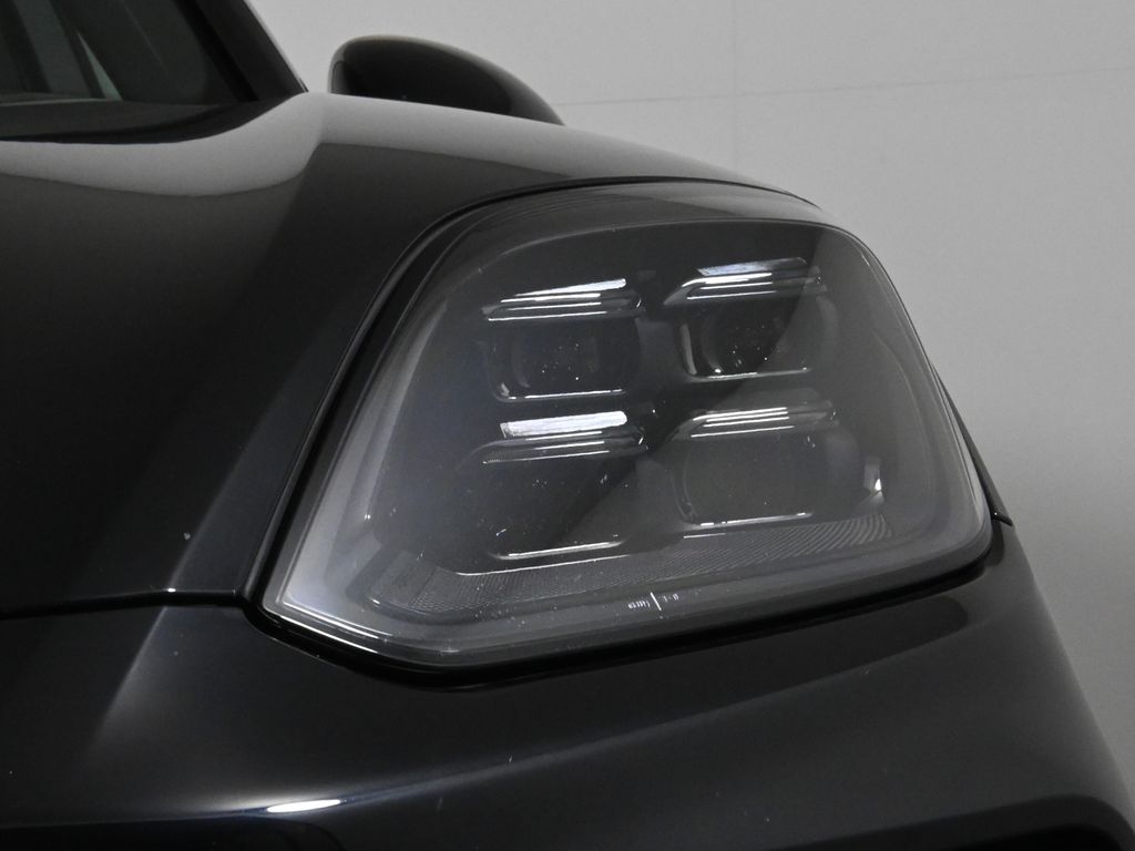 Thumbnail: 2025 Porsche  - 11