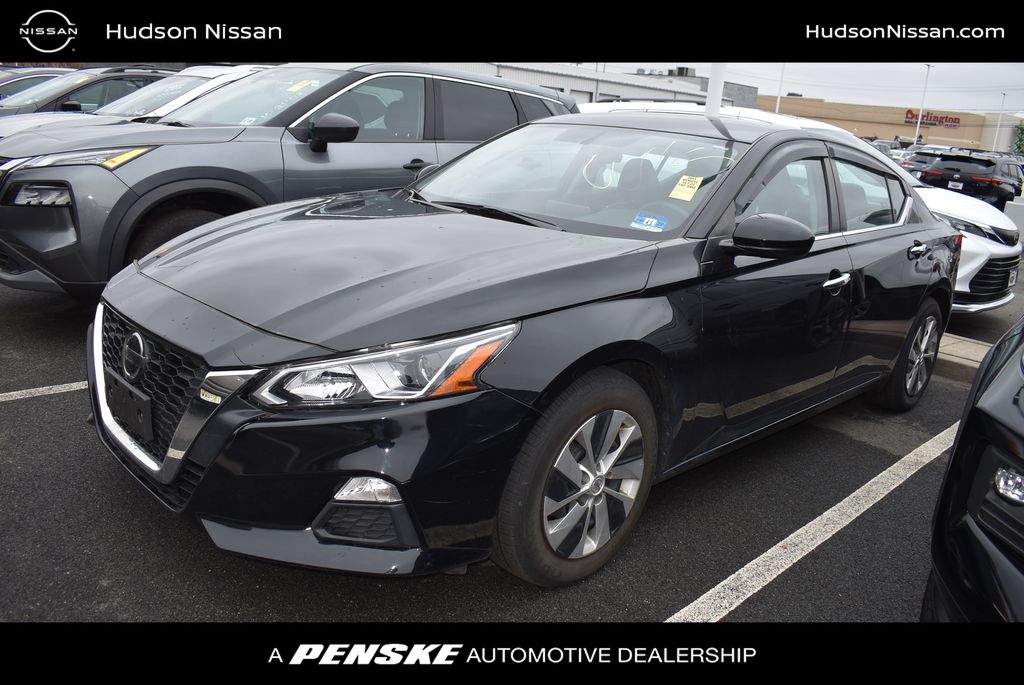 Super Black 2024 Nissan Altima Sedan Front-Wheel Drive Continuously Variable Transmission
