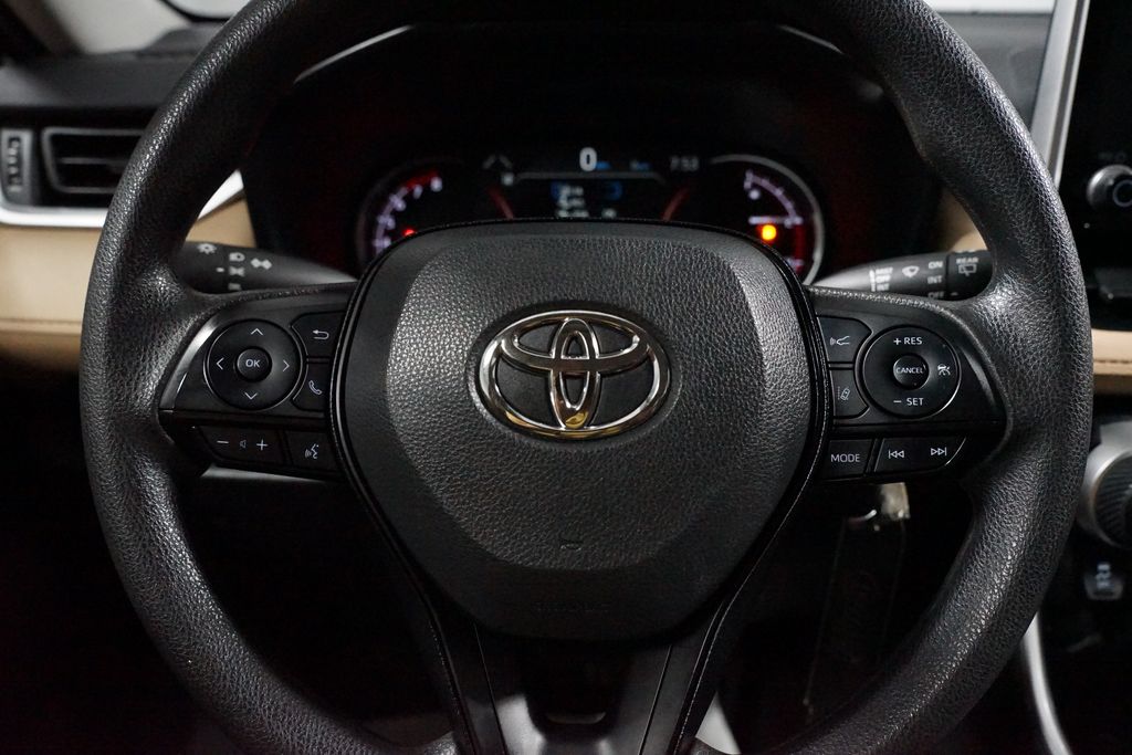 Thumbnail: 2025 Toyota RAV4 - 12