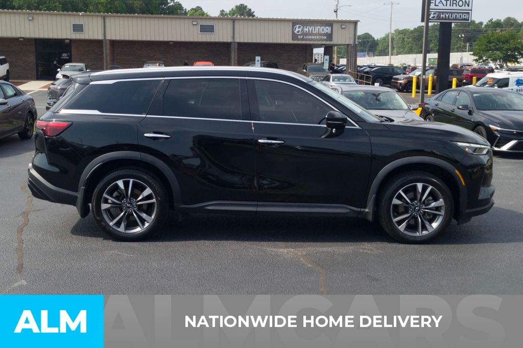 2023 Infiniti QX60 Luxe photo 3