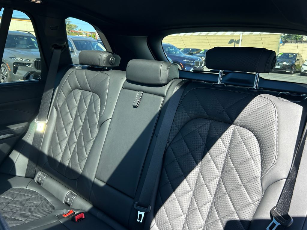 Thumbnail: 2026 BMW X5 - 32