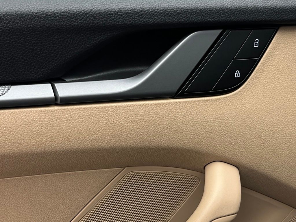 Thumbnail: 2024 Porsche 911 - 24