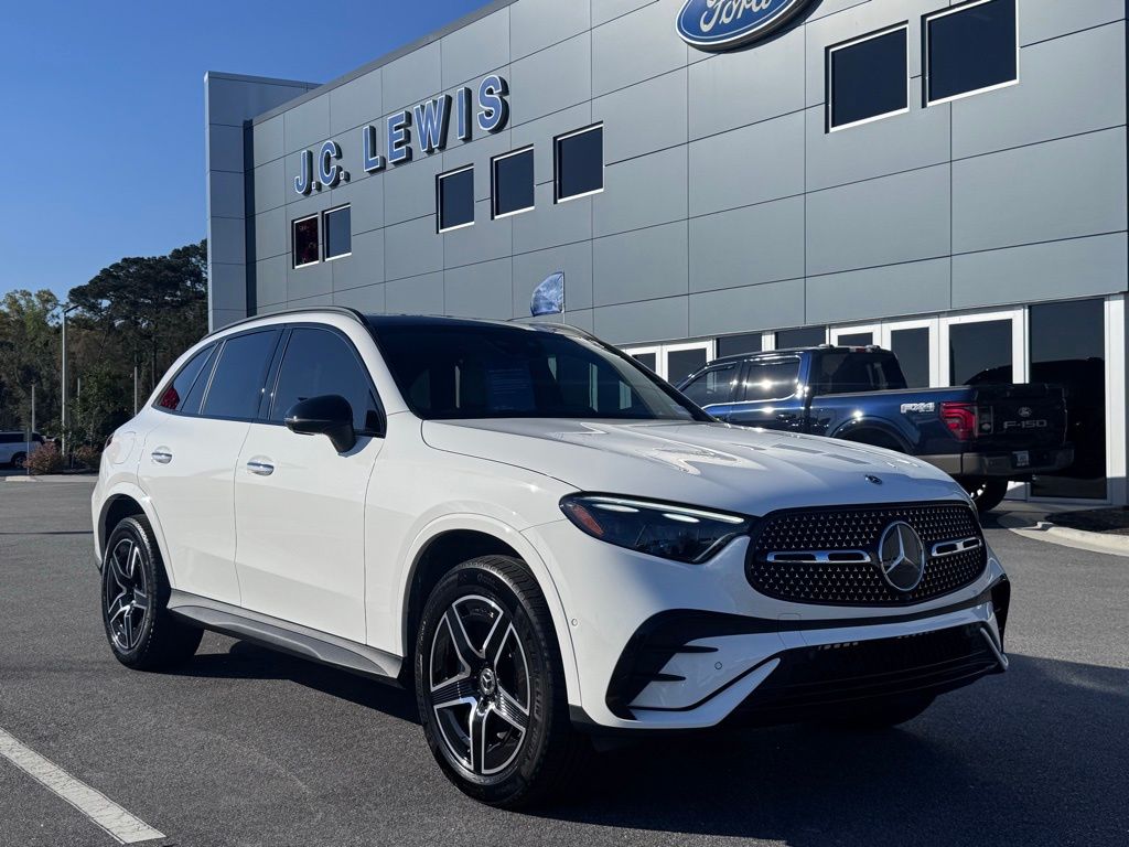 2024 Mercedes-Benz GLC 300 RWD