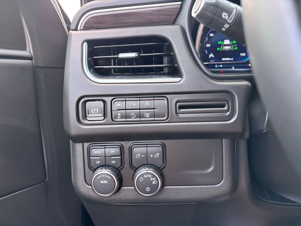 Used Car 2024 Chevrolet Suburban  Z71 For Sale Under $70,000 In Austin, Texas