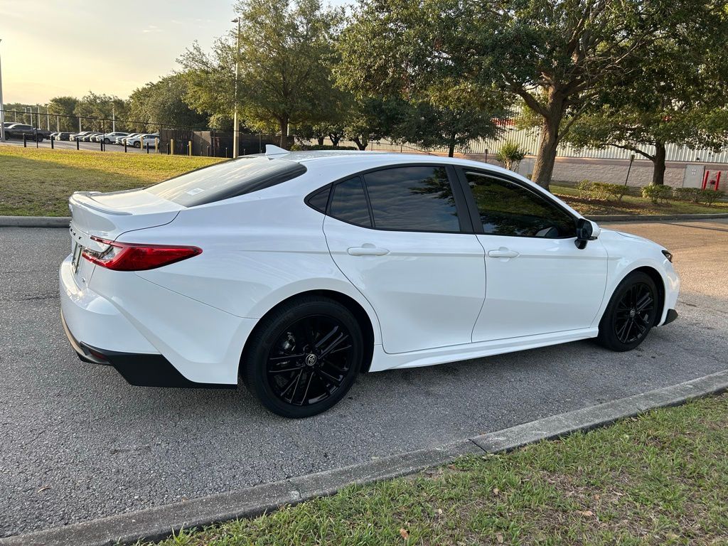 2025 Toyota Camry SE 5
