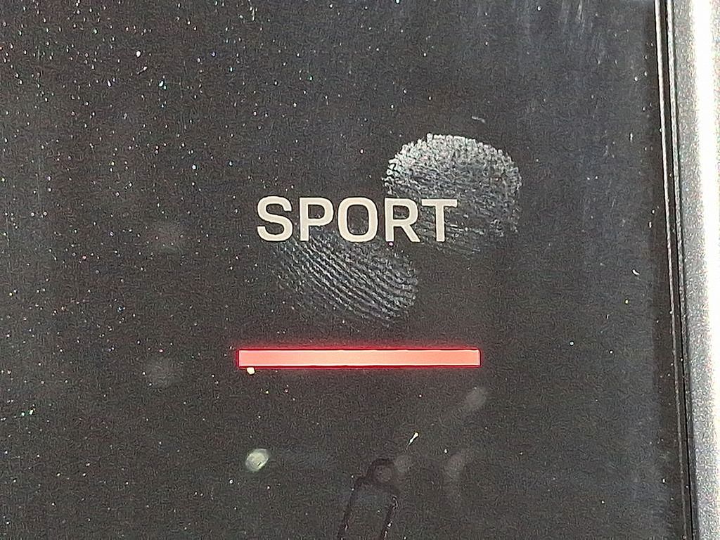 Thumbnail: 2025 Porsche Macan - 24