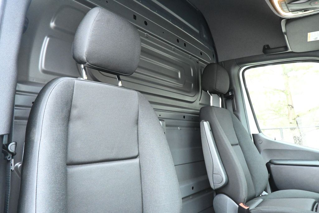 Thumbnail: 2026 Mercedes-Benz Sprinter - 28