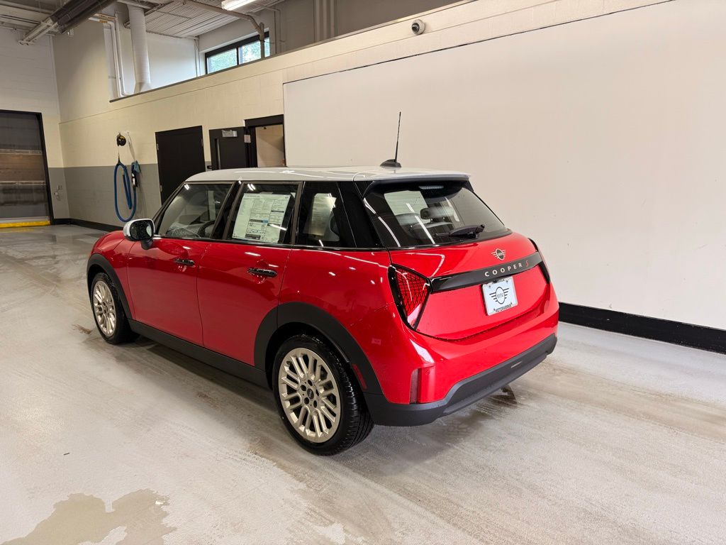 Thumbnail: 2025 MINI Cooper Hardtop - 3