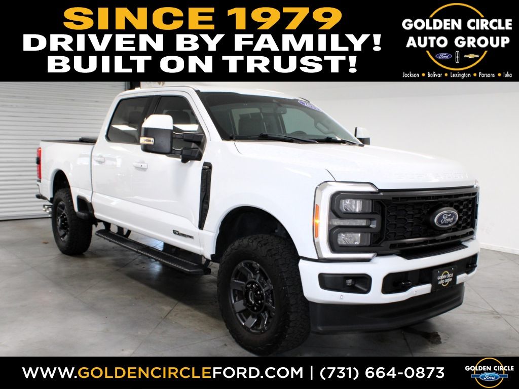 Oxford White 2023 Ford F-250 Super Duty Pickup Truck Four-Wheel Drive Automatic