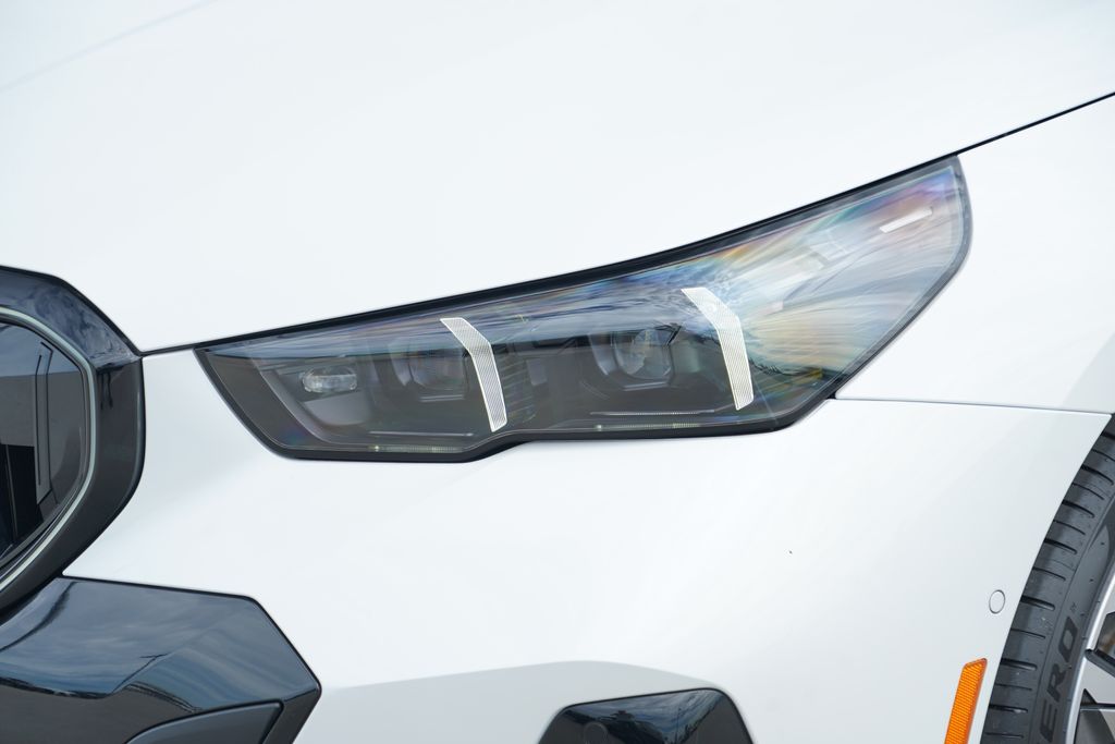 Thumbnail: 2027 BMW 5 Series - 4