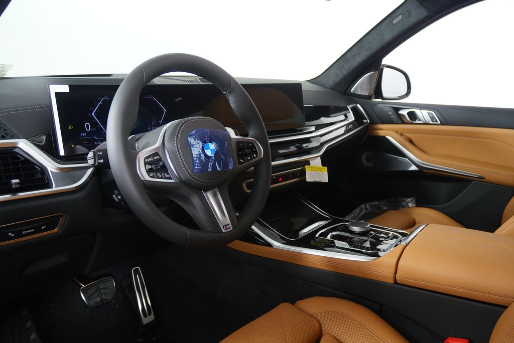 Thumbnail: 2026 BMW X7 - 14