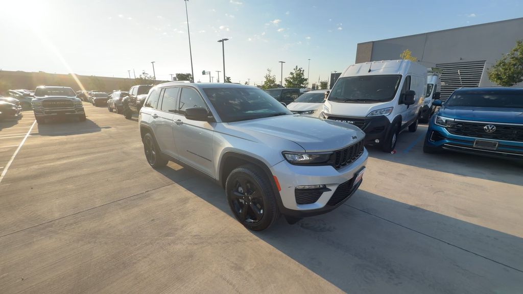 Silver 2025 Jeep Grand Cherokee SUV / Crossover 4X2 8-Speed Automatic